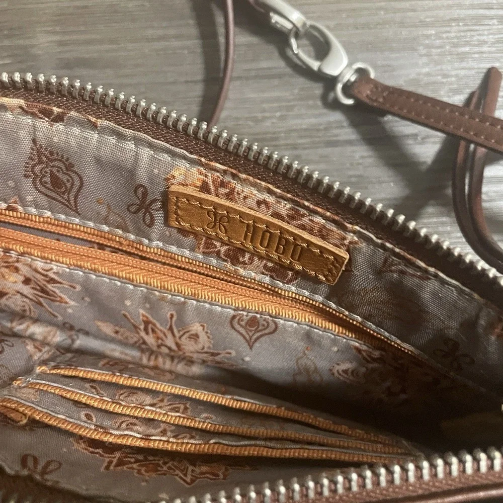 HOBO Cadence Leather CONVERTIBLE Crossbody Wristlet Shoulder Clutch In New Penny